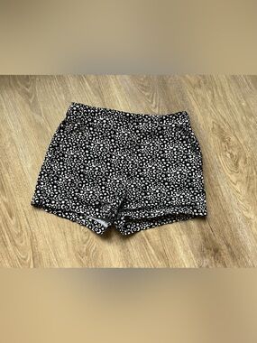 Black and White Daisy short shorts